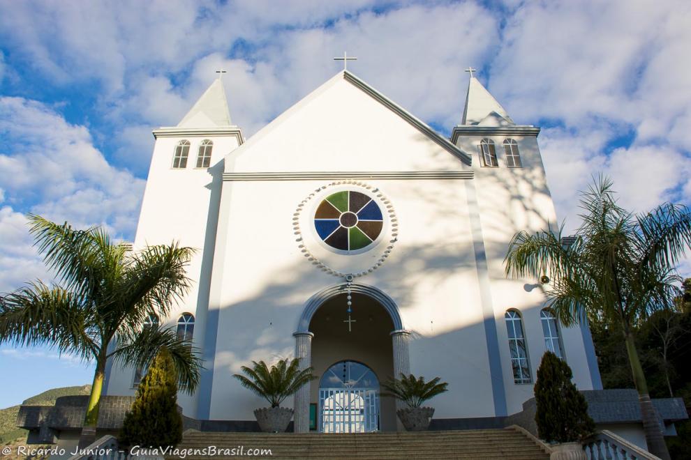 Imagem da Igreja na Pedra Azul em Domingos Martins.